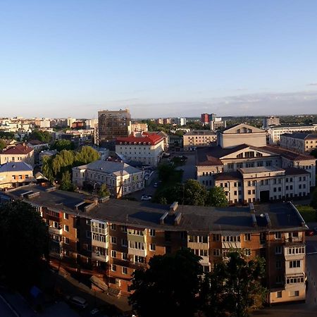 Чудова Квартира В Центрі Міста Rivne Kültér fotó
