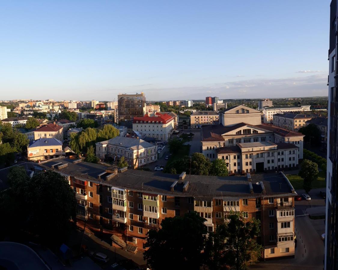 Чудова Квартира В Центрі Міста Rivne Kültér fotó